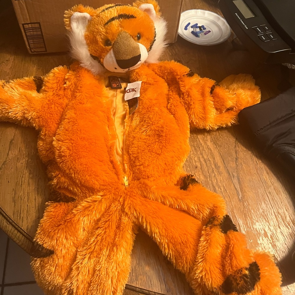 BNWT baby tiger costume size 12M